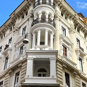 Le Petit 3*, Rome Italie